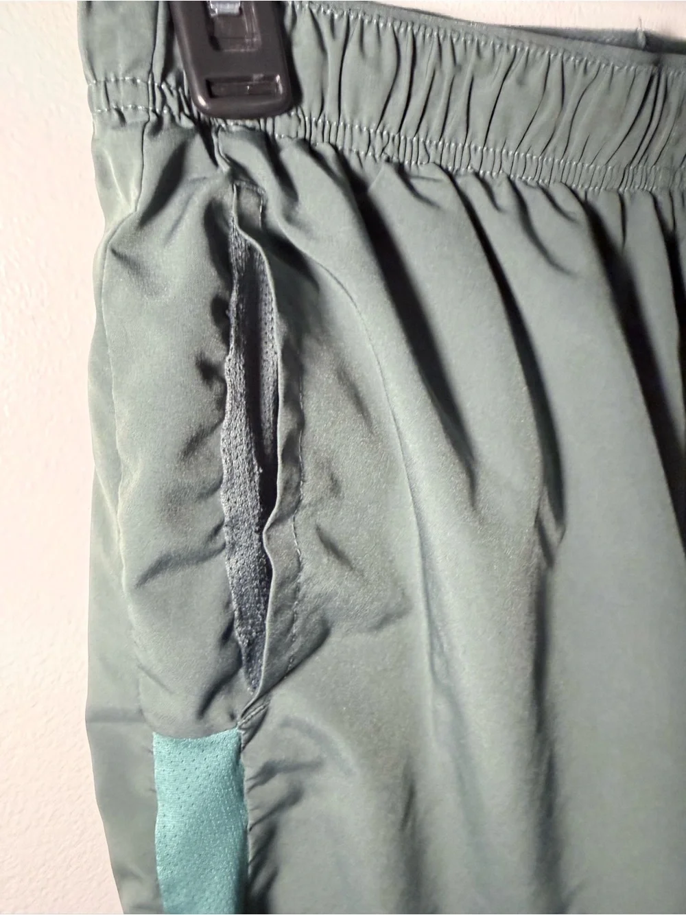Nike Men's Challenger Athletic 5’ Green Dri-fit Lined Shorts